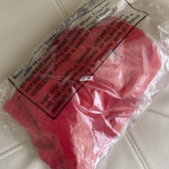 NWT Lululemon Hotty Hot High-Rise Short 2.5" CHERRY MIST RED SIZE 2 4 6 NWT nwt - Picture 3 of 4